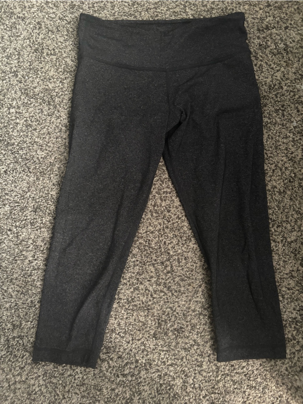 Women size 6 Lululemon dark gray leggings athletic pants yoga capri